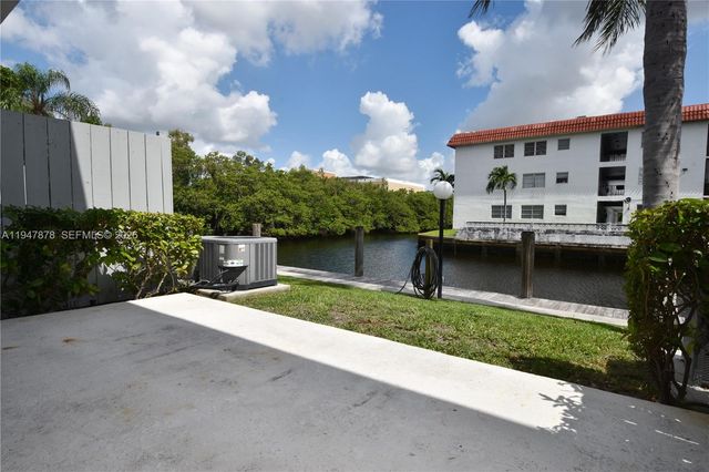 1401 NE 53rd St 106, Fort Lauderdale, FL 33334