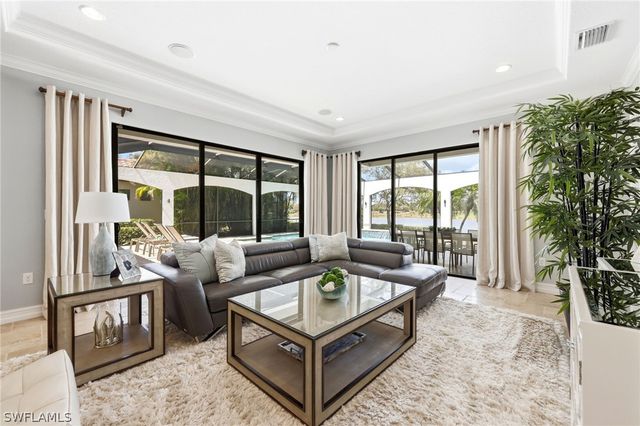 3369 Runaway LN, Naples, FL 34114