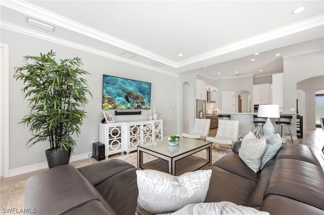 3369 Runaway LN, Naples, FL 34114