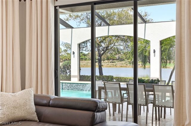 3369 Runaway LN, Naples, FL 34114