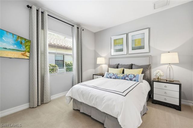 3369 Runaway LN, Naples, FL 34114