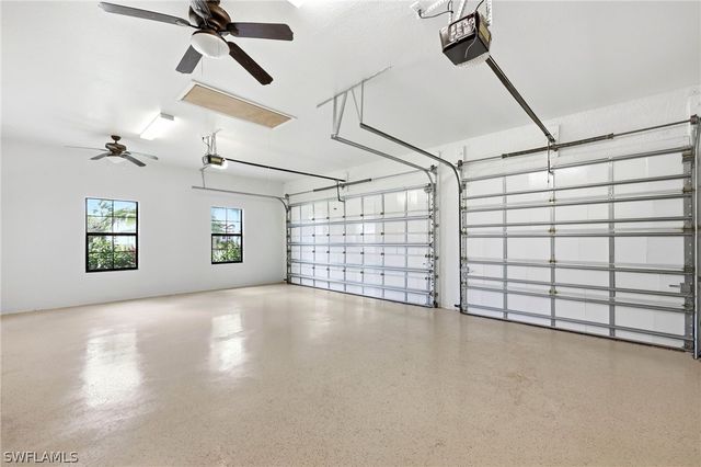 3369 Runaway LN, Naples, FL 34114