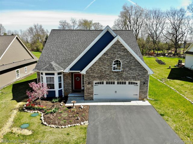 7478 Village Court 27, Springfield Charter Township, MI 48350