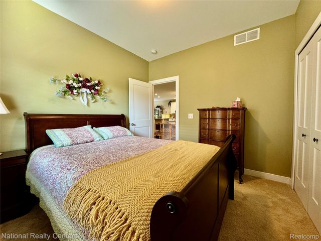 7478 Village Court 27, Springfield Charter Township, MI 48350