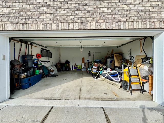 7478 Village Court 27, Springfield Charter Township, MI 48350