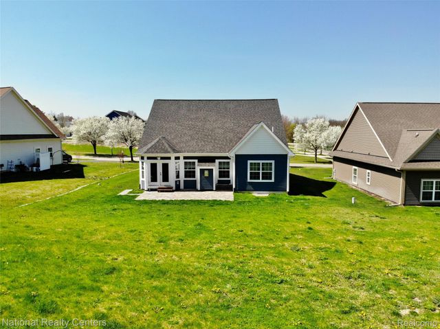 7478 Village Court 27, Springfield Charter Township, MI 48350