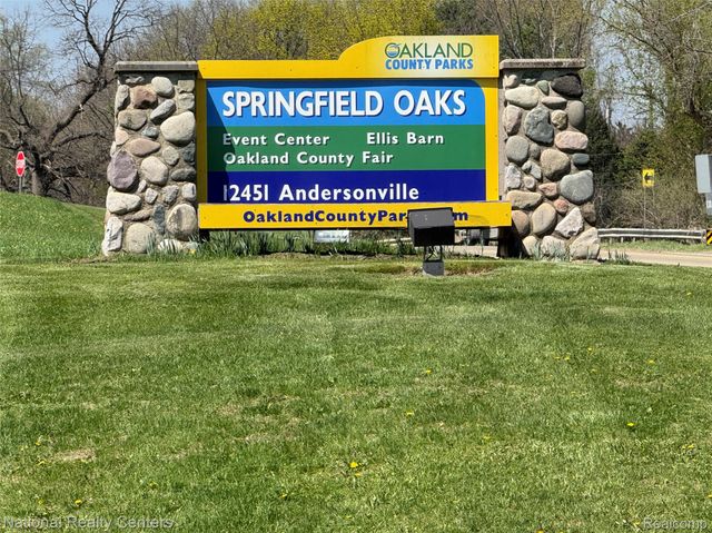 7478 Village Court 27, Springfield Charter Township, MI 48350