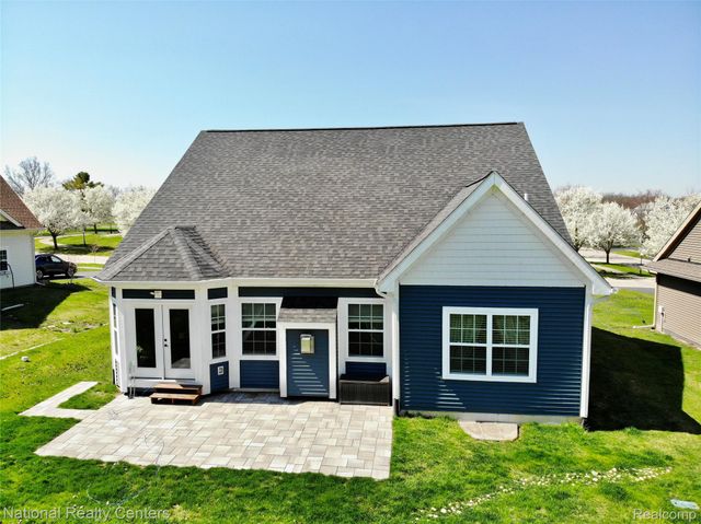 7478 Village Court 27, Springfield Charter Township, MI 48350