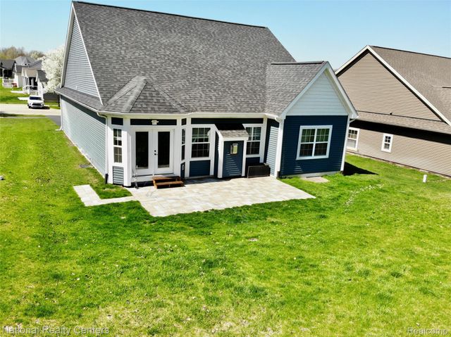 7478 Village Court 27, Springfield Charter Township, MI 48350