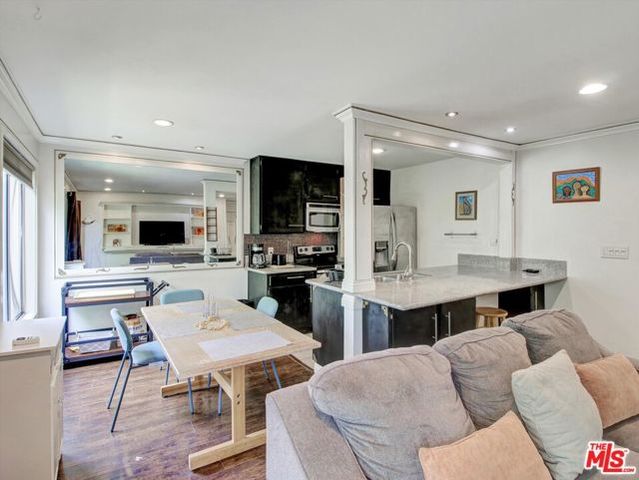 525 S Ardmore Avenue 335, Los Angeles, CA 90020