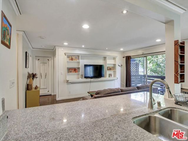 525 S Ardmore Avenue 335, Los Angeles, CA 90020
