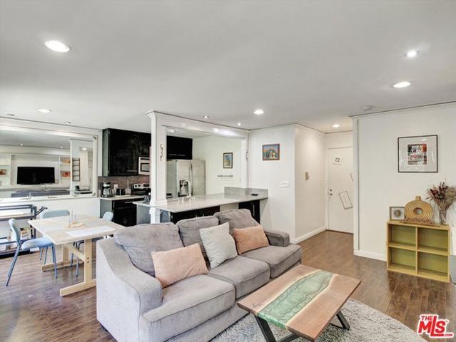 525 S Ardmore Avenue 335, Los Angeles, CA 90020