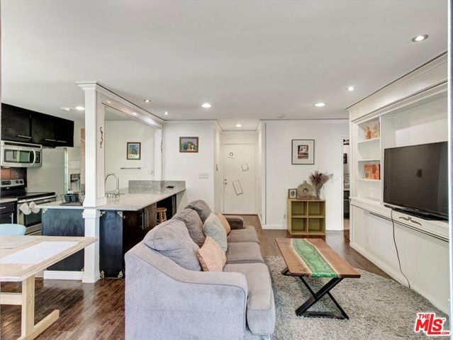 525 S Ardmore Avenue 335, Los Angeles, CA 90020