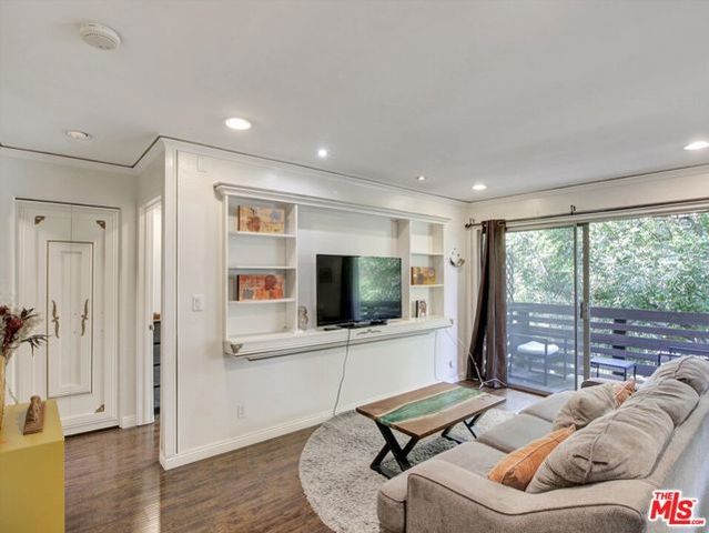 525 S Ardmore Avenue 335, Los Angeles, CA 90020