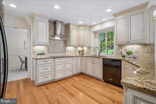 2669 REIGN ST, Herndon, VA 20171