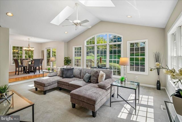 2669 REIGN ST, Herndon, VA 20171