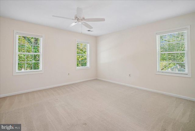 2669 REIGN ST, Herndon, VA 20171