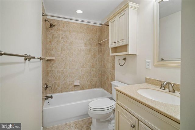 2669 REIGN ST, Herndon, VA 20171