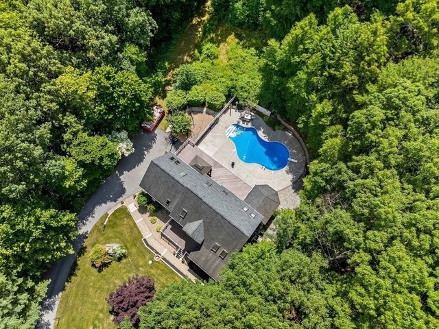 9 Abby Road, Westford, MA 01886