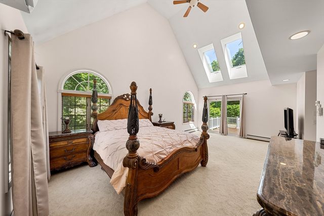 9 Abby Road, Westford, MA 01886