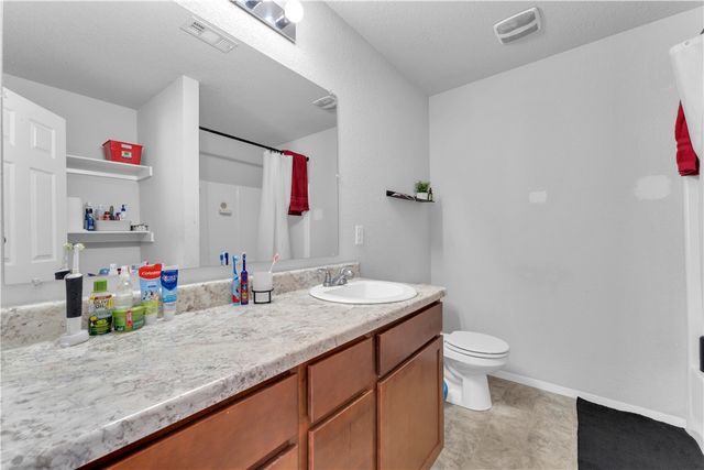 2021 B Place, Rogers, AR 72758