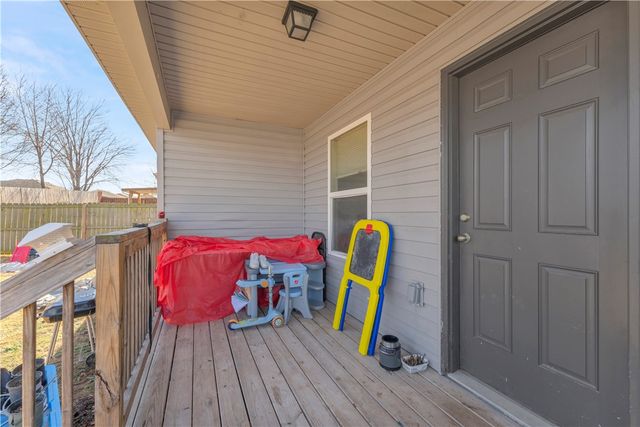 2021 B Place, Rogers, AR 72758