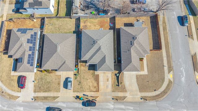 2021 B Place, Rogers, AR 72758