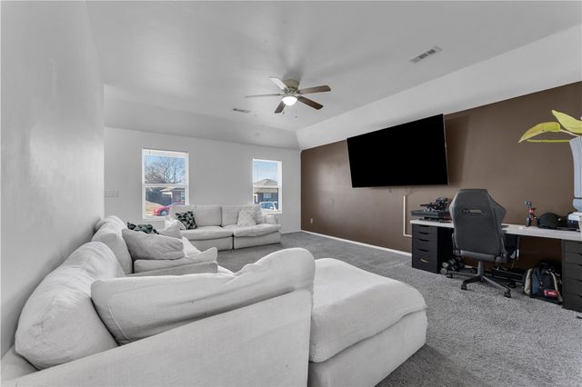 2021 B Place, Rogers, AR 72758