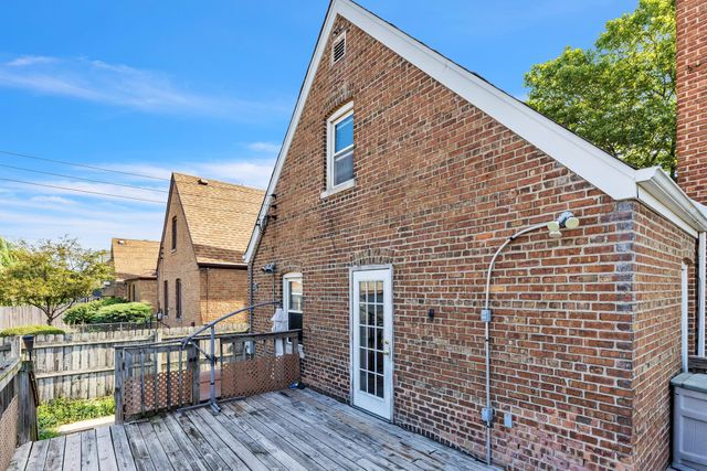 11058 S Avenue D, Chicago, IL 60617