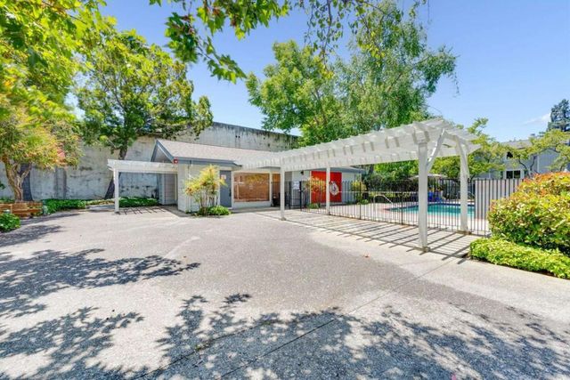 159 Centre Street, Mountain View, CA 94041