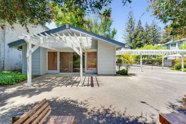159 Centre Street, Mountain View, CA 94041