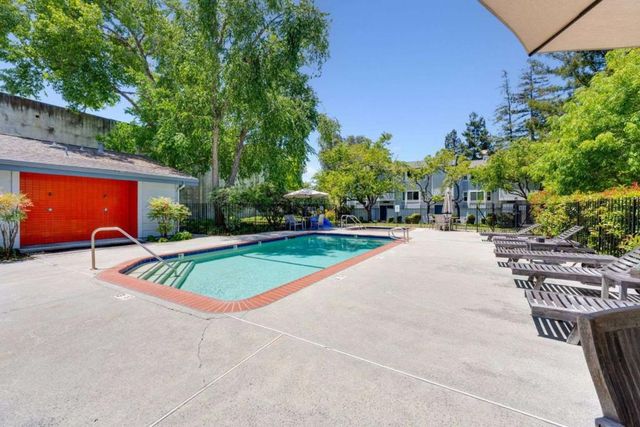 159 Centre Street, Mountain View, CA 94041