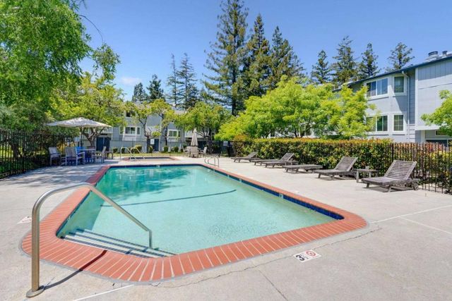 159 Centre Street, Mountain View, CA 94041