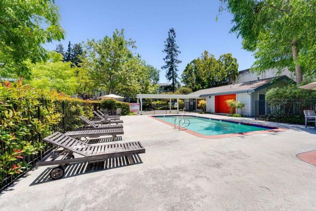 159 Centre Street, Mountain View, CA 94041