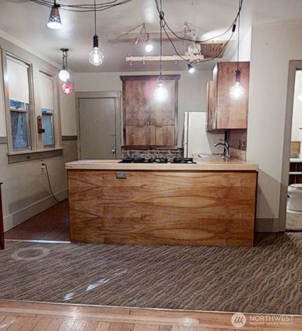 1210 E Pine Street, Seattle, WA 98122