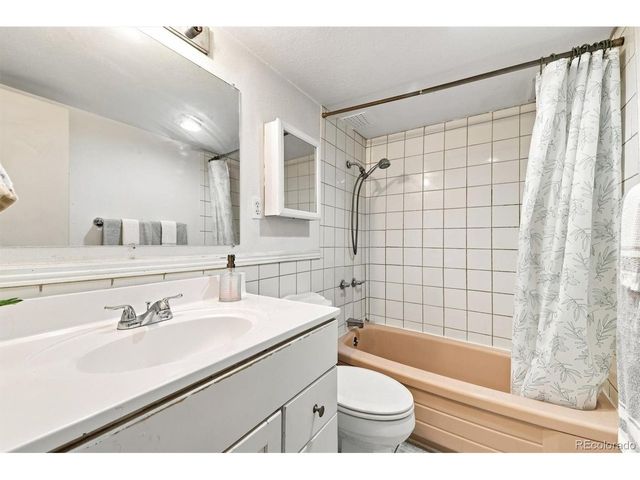 1121 Albion St 405, Denver, CO 80220