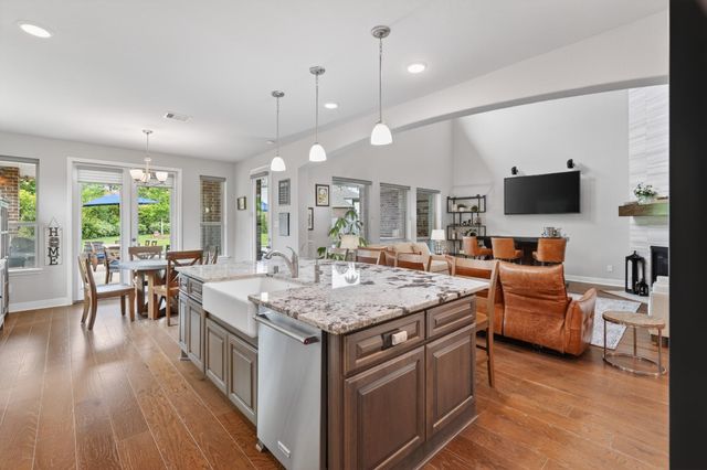 90 Birch Canoe Drive, Tomball, TX 77375