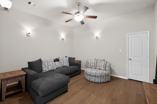 90 Birch Canoe Drive, Tomball, TX 77375