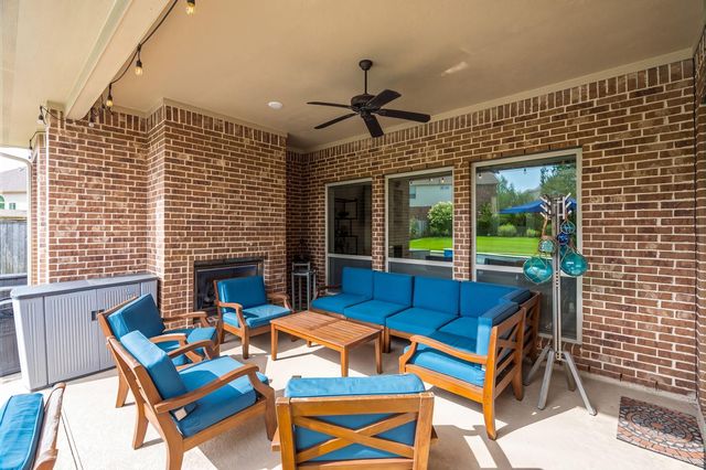 90 Birch Canoe Drive, Tomball, TX 77375