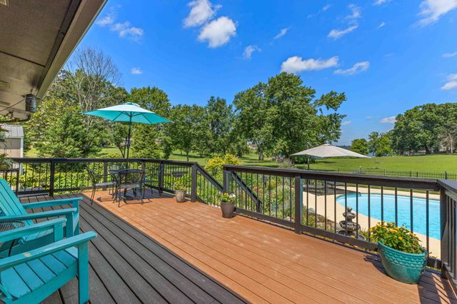 305 Louviers Ln, Old Hickory, TN 37138