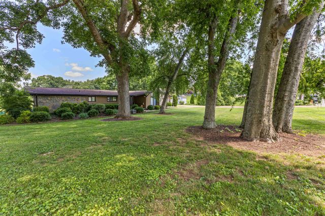 305 Louviers Ln, Old Hickory, TN 37138