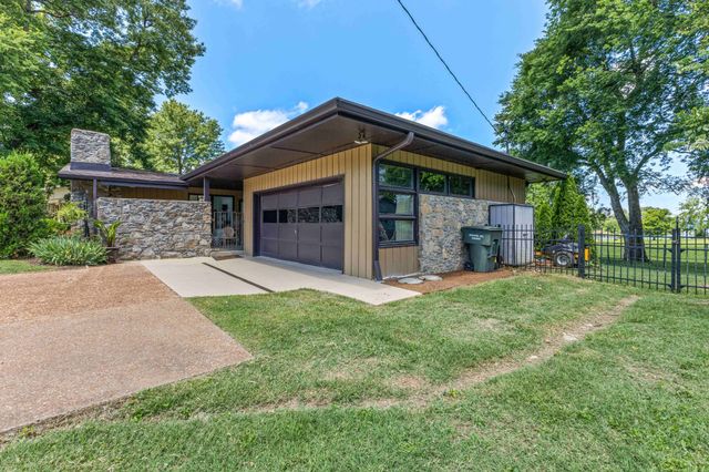 305 Louviers Ln, Old Hickory, TN 37138