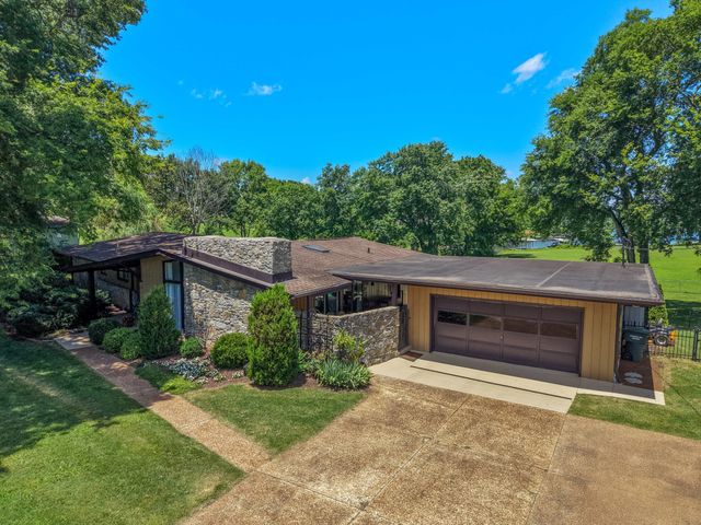 305 Louviers Ln, Old Hickory, TN 37138