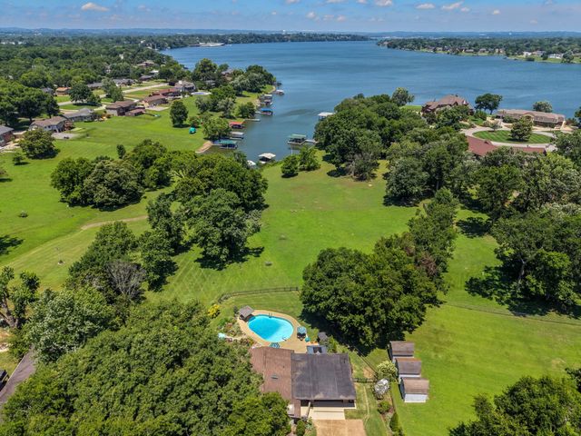 305 Louviers Ln, Old Hickory, TN 37138