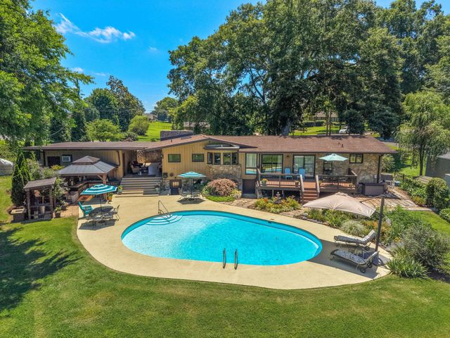 305 Louviers Ln, Old Hickory, TN 37138