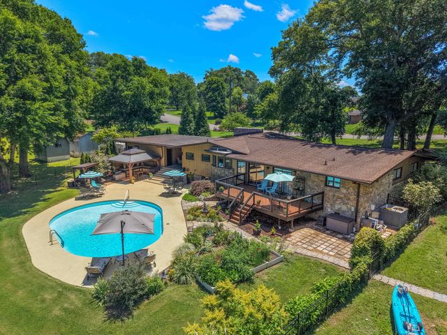 305 Louviers Ln, Old Hickory, TN 37138