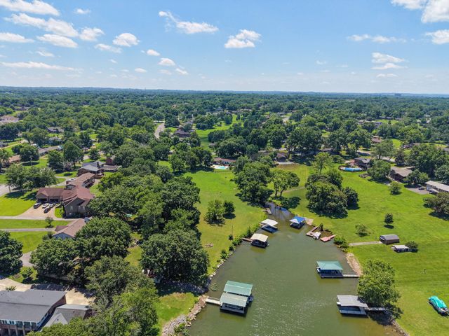 305 Louviers Ln, Old Hickory, TN 37138