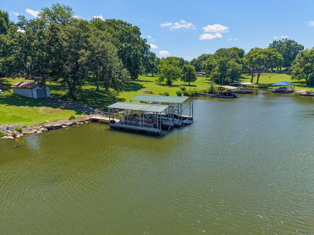 305 Louviers Ln, Old Hickory, TN 37138