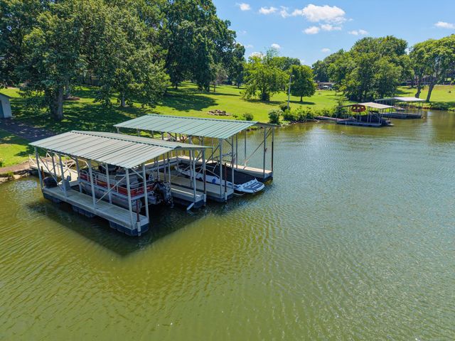 305 Louviers Ln, Old Hickory, TN 37138