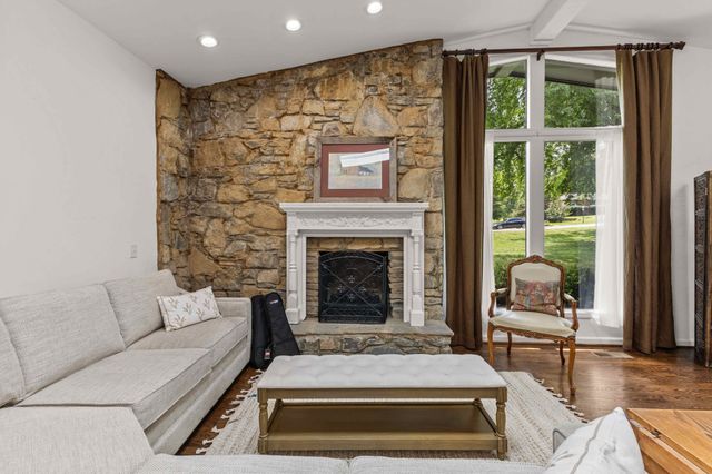 305 Louviers Ln, Old Hickory, TN 37138